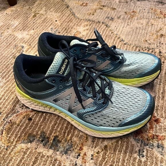 New Balance Blue Running Shoes - Picture 1 of 7